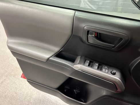 Used 2022 Toyota Tacoma SR5 w/ Technology Package RWD image 14