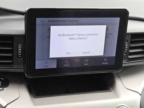 Used 2021 Ford Explorer XLT AWD/4WD image 6