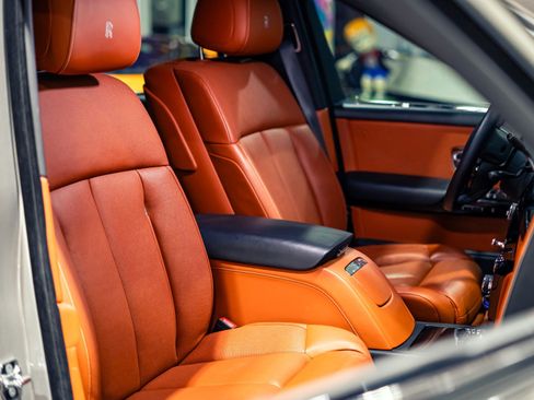 Used 2018 Rolls-Royce Phantom Sedan RWD image 4