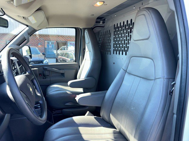 Used 2025 Chevrolet Express 2500 w/ Driver Convenience Package RWD image 32