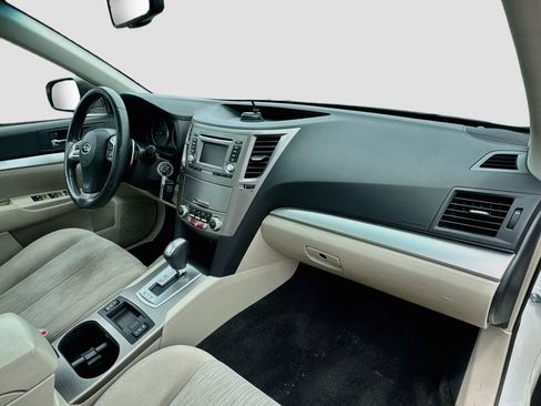 Used 2013 Subaru Legacy 2.5i Premium AWD/4WD image 33
