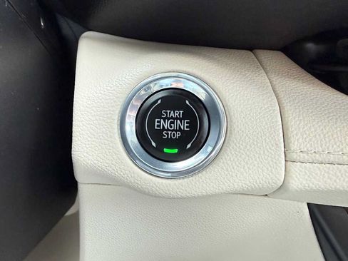 Used 2023 Buick Envision Avenir AWD/4WD image 19