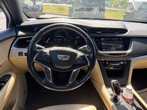Used 2019 Cadillac XT5 Luxury FWD image 14