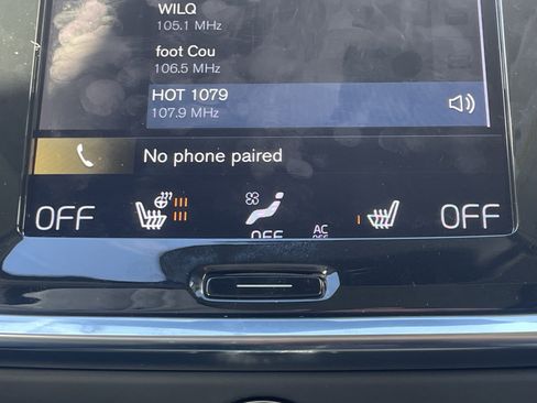 Used 2022 Volvo V60 T5 Cross Country w/ Climate Package image 27