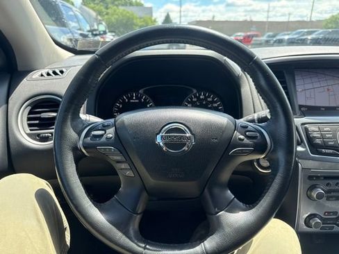 Used 2018 Nissan Pathfinder SL AWD/4WD image 13