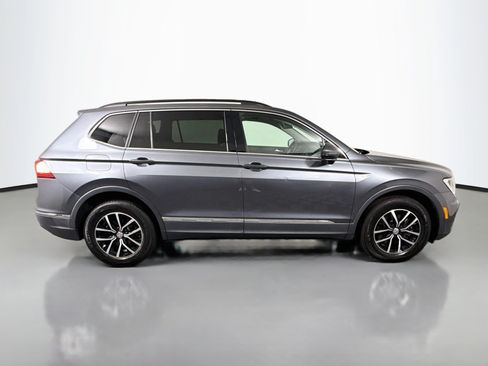 Used 2021 Volkswagen Tiguan SE w/ Panoramic Sunroof Package AWD/4WD image 11
