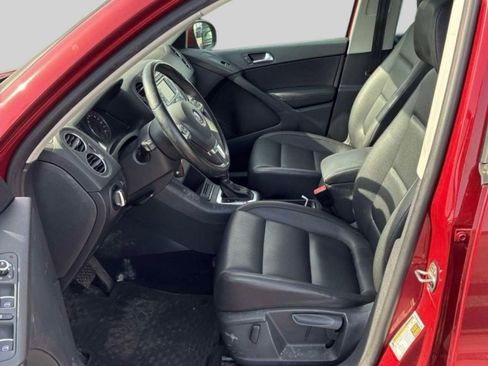 Used 2012 Volkswagen Tiguan S image 2