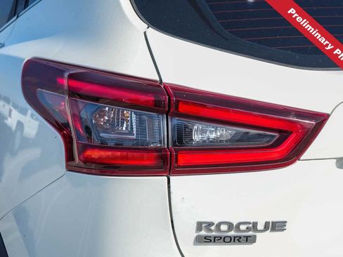 Used 2022 Nissan Rogue Sport SV w/ Technology Package FWD image 9
