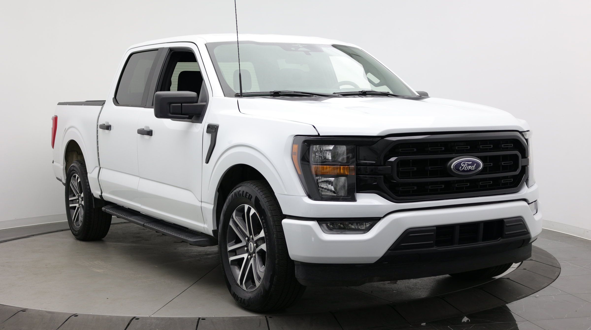 Used 2023 Ford F150 XL w/ STX Appearance Package RWD image 3
