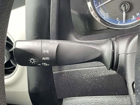 Used 2019 Toyota Corolla LE FWD image 21