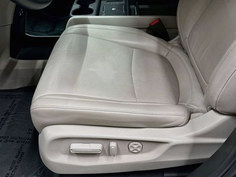 Used 2025 Honda Odyssey EX-L image 19