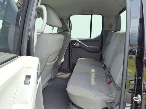 Used 2018 Nissan Frontier SV w/ Value Truck Package image 11