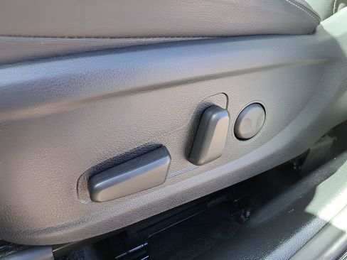 Used 2021 Hyundai Santa Fe SEL Premium image 16