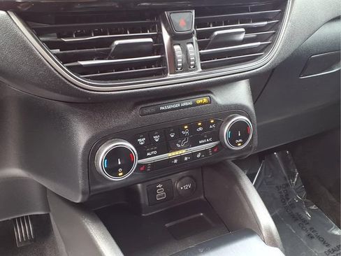Used 2024 Ford Escape Active AWD/4WD image 9