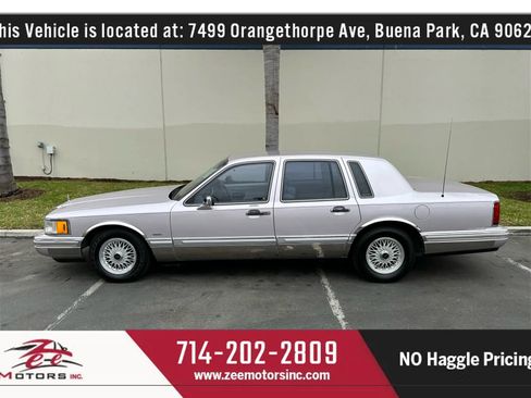 Used 1992 Lincoln Town Car Signature image 13