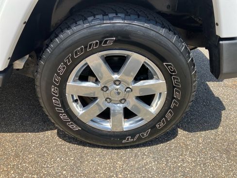 Used 2018 Jeep Wrangler Unlimited Sahara w/ Max Tow Package AWD/4WD image 26