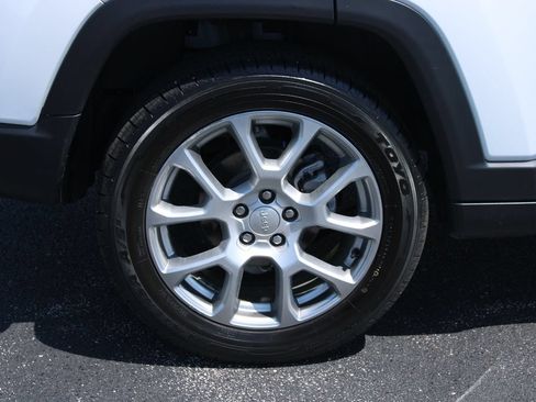 Used 2022 Jeep Compass Latitude AWD/4WD image 17