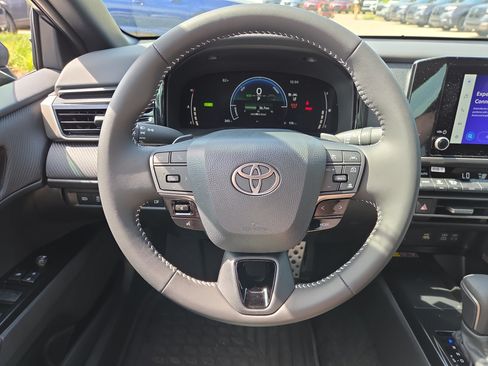 Used 2026 Toyota Camry SE FWD image 18