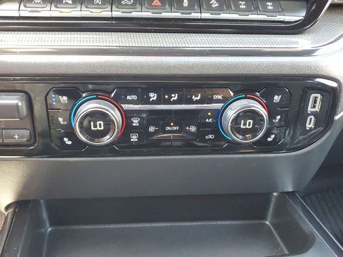 Used 2022 Chevrolet Silverado 1500 ZR2 image 23