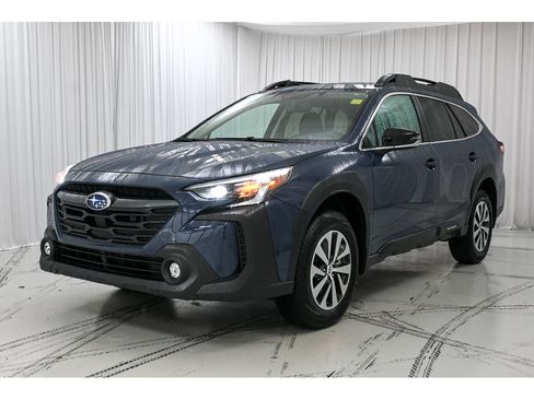 Used 2025 Subaru Outback Premium image 4