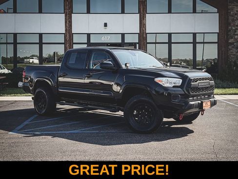 Used 2023 Toyota Tacoma SR AWD/4WD image 1