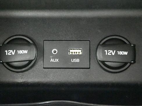 Used 2020 Hyundai Elantra SE image 17