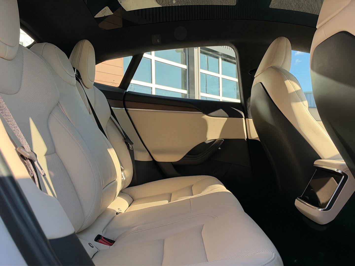 Used 2022 Tesla Model S AWD/4WD image 23