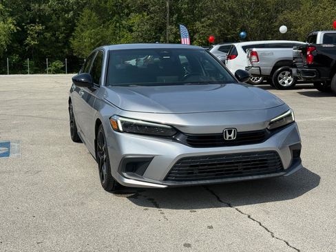 Used 2023 Honda Civic Sport image 4