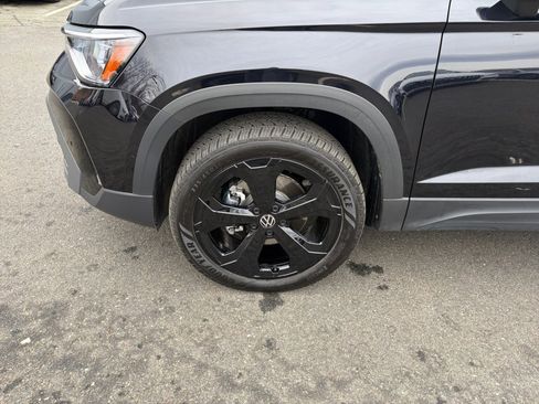 Used 2026 Volkswagen Taos SE image 27