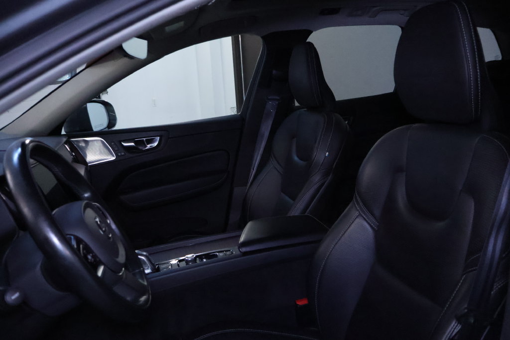 Used 2019 Volvo XC60 T8 Inscription w/ Advanced Package AWD/4WD image 16