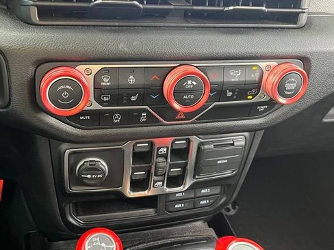 Certified 2025 Jeep Wrangler Unlimited Sport AWD/4WD image 24