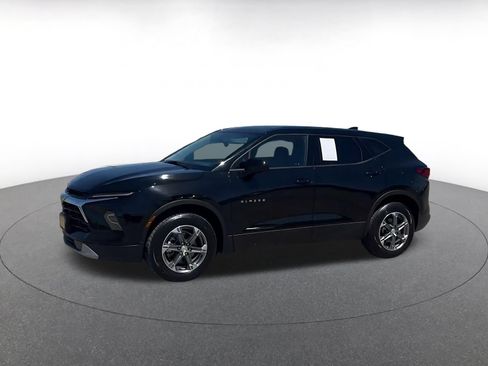 Used 2025 Chevrolet Blazer LT FWD image 6