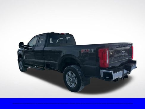 Used 2025 Ford F350 XLT image 3