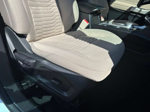 Used 2021 Ford Explorer XLT AWD/4WD image 28