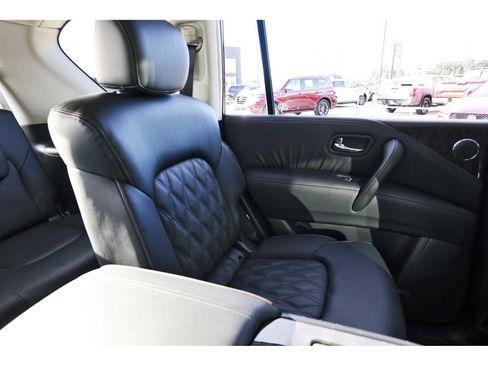 Used 2024 Nissan Armada Platinum w/ Captain's Chairs Package image 10