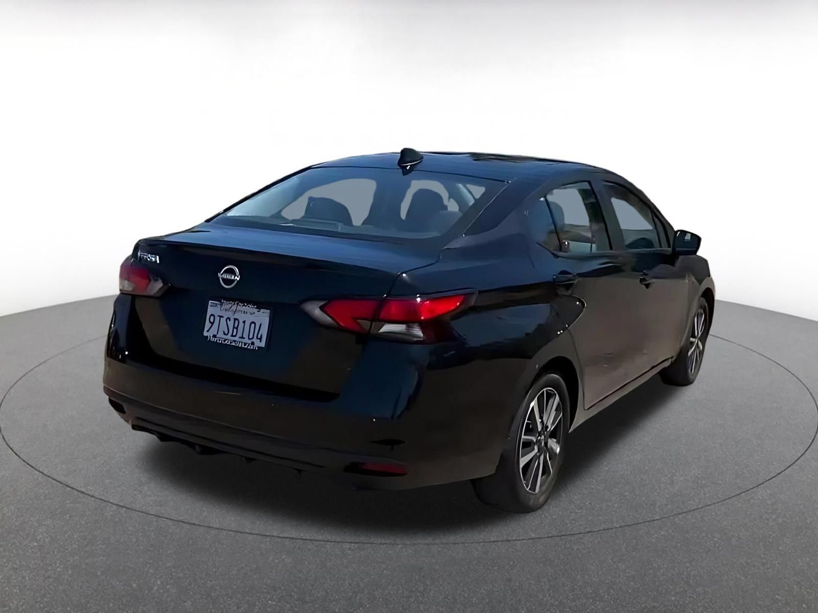 Used 2025 Nissan Versa SV FWD image 14