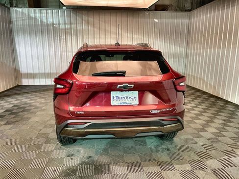 Used 2024 Chevrolet Trax ACTIV w/ Sunroof Package image 7