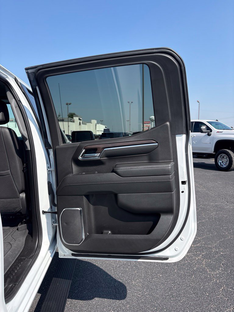 Used 2023 GMC Sierra 1500 SLT w/ SLT Convenience Package AWD/4WD image 30