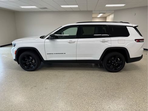Used 2024 Jeep Grand Cherokee L Altitude image 9