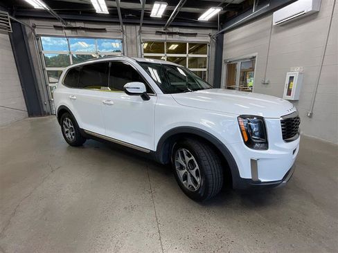 Used 2020 Kia Telluride EX w/ Towing Package FWD image 7