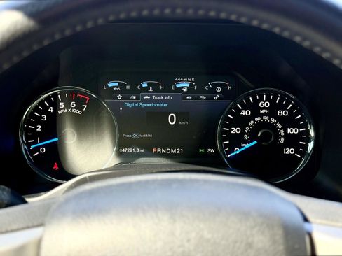 Used 2015 Ford F150 Lariat w/ Equipment Group 502A Luxury AWD/4WD image 19