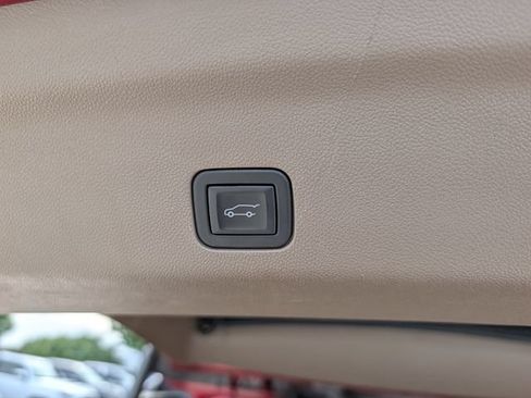 Used 2023 GMC Yukon XL Denali AWD/4WD image 31