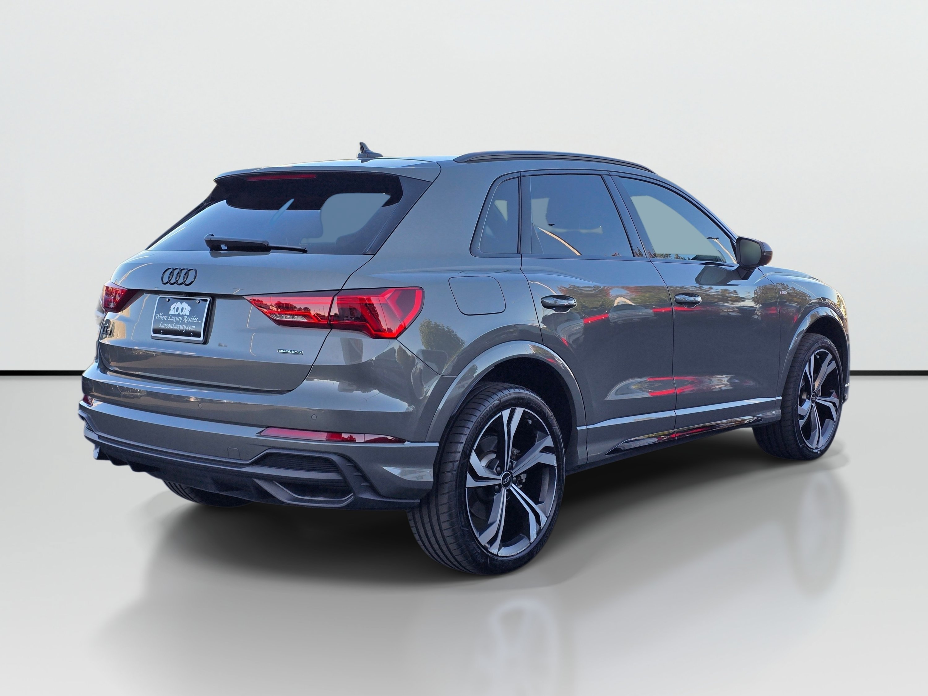 Used 2024 Audi Q3 2.0T Premium Plus w/ Premium Plus Package AWD/4WD image 6