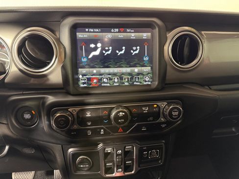 Used 2021 Jeep Wrangler Unlimited Sahara w/ Uconnect 4C Nav & Sound Group AWD/4WD image 14