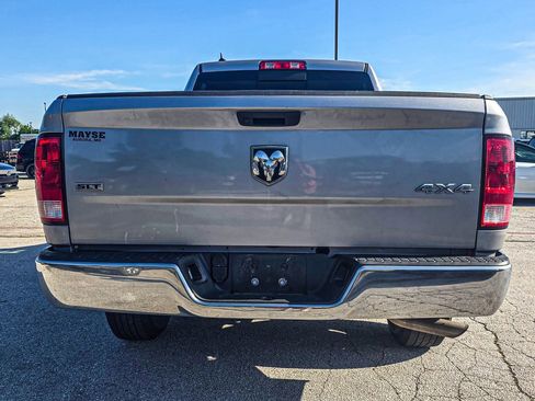 Used 2019 RAM 1500 Classic SLT w/ Luxury Group AWD/4WD image 5