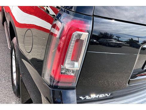 Used 2018 GMC Yukon SLE w/ HD Trailering Package AWD/4WD image 32