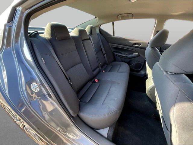 Used 2025 Nissan Altima 2.5 SV FWD image 25