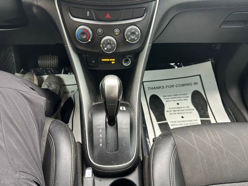Used 2019 Chevrolet Trax LT w/ LT Convenience Package image 64