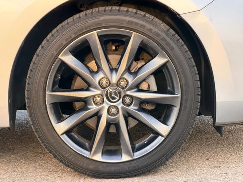 Used 2018 MAZDA MAZDA3 Touring image 5