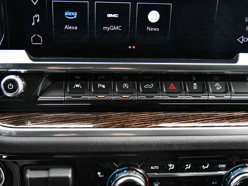 Used 2025 GMC Sierra 1500 Elevation w/ Elevation Premium Package image 34